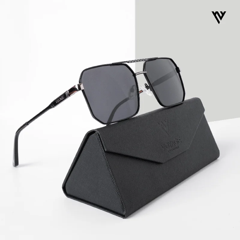 sunglasses with icy ends -  Wayfarer Polarized Sunglasses (Black Lens | Black & Grey Frame - PMG5300)