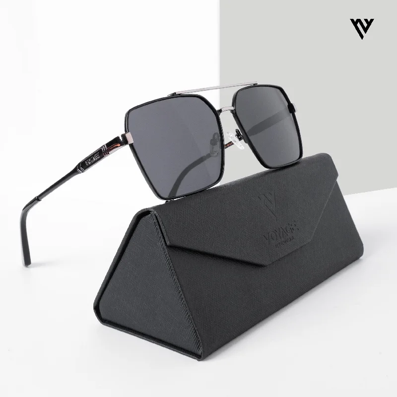 sunglasses for winter turns -  Wayfarer Polarized Sunglasses (Black Lens | Black & Grey Frame - PMG5303)